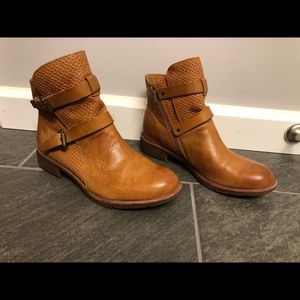 Sofft women’s booties